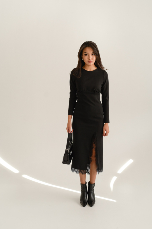 Платье утонченного силуэта 