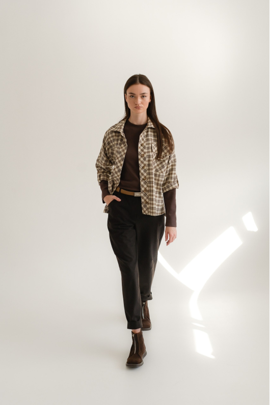 Брюки из теплой ткани зауженные к низу