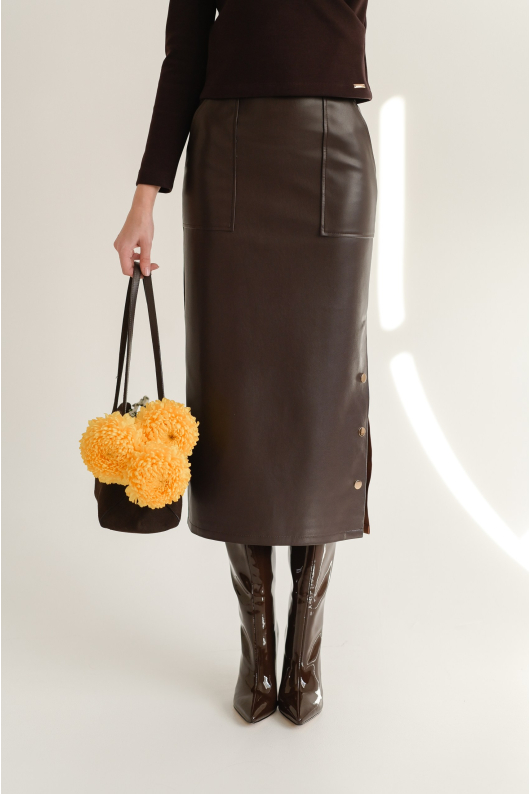 Юбка из эко-кожи в шоколадном оттенке