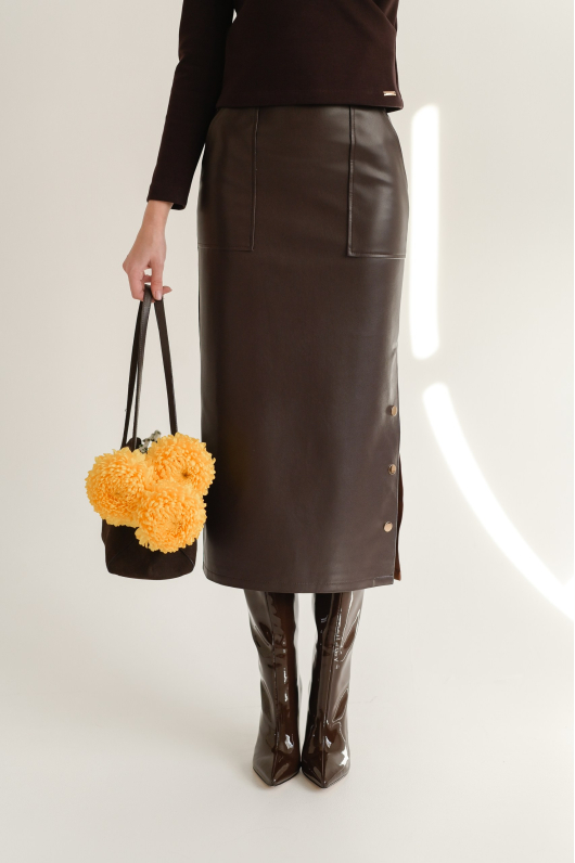 Юбка из эко-кожи в шоколадном оттенке