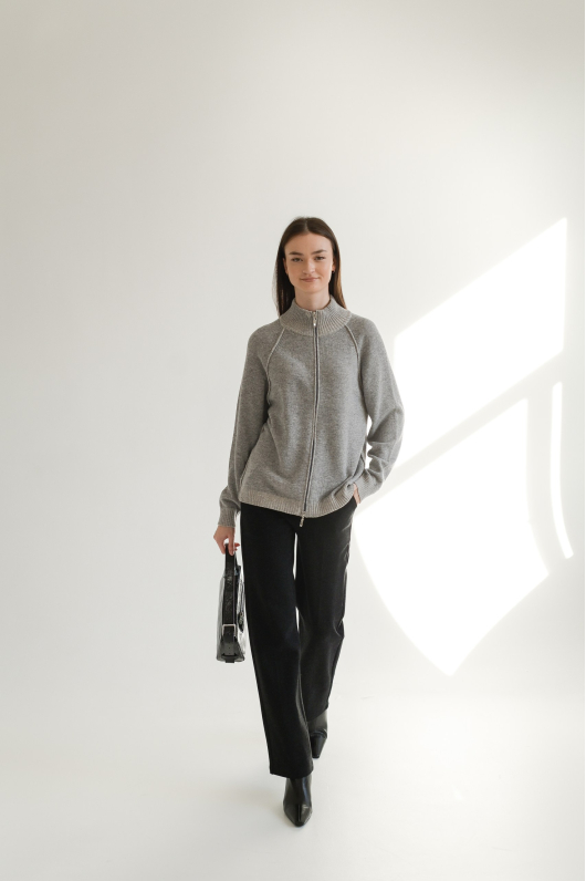 Джемпер на замке от итальянского производителя