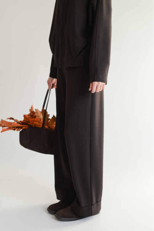 Костюм из трикотажа брючный