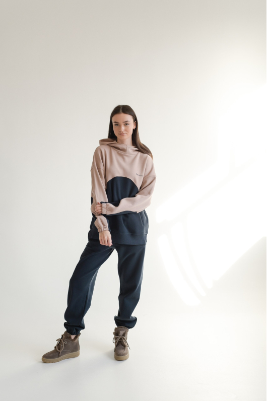 Костюм спортивный с капюшоном 