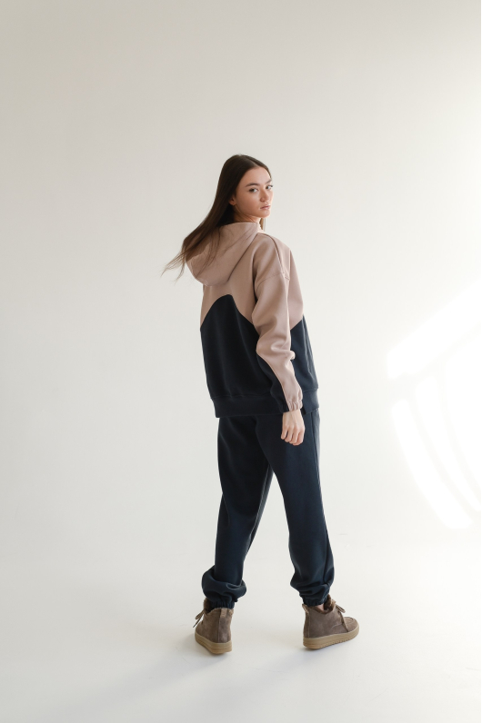 Костюм спортивный с капюшоном 