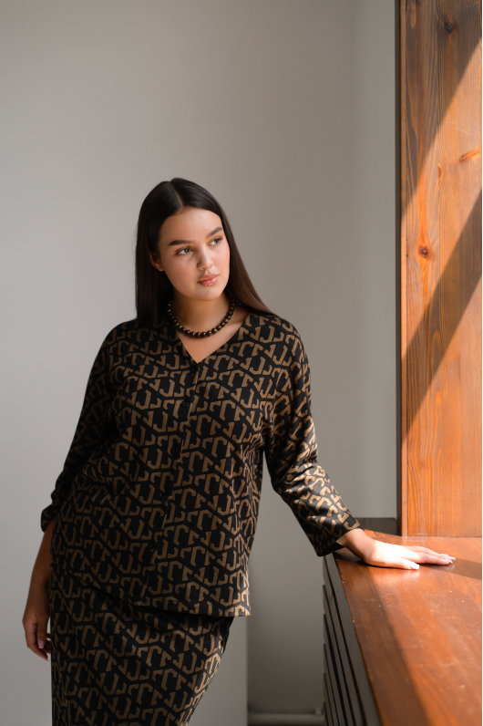 Костюм юбочный из тонкого трикотажа