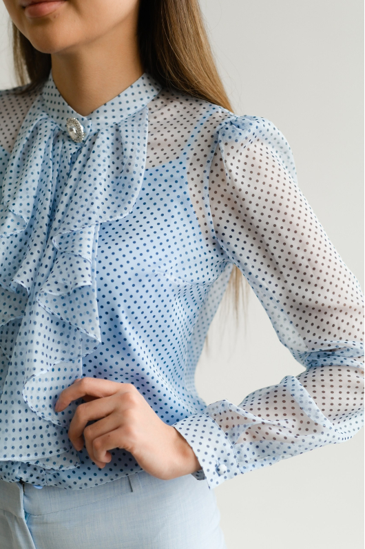 Блуза в голубом цвете в стиле бохо