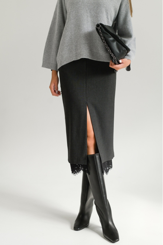 Юбка оформленная ажуром внизу