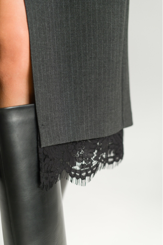 Юбка оформленная ажуром внизу