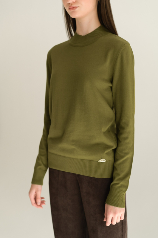 Водолазка в оливковом оттенке