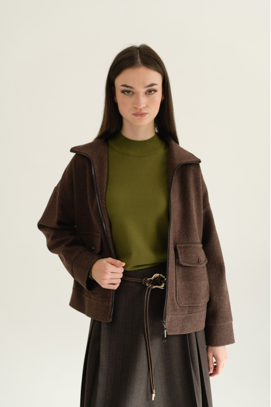 Бомбер из плотной ткани