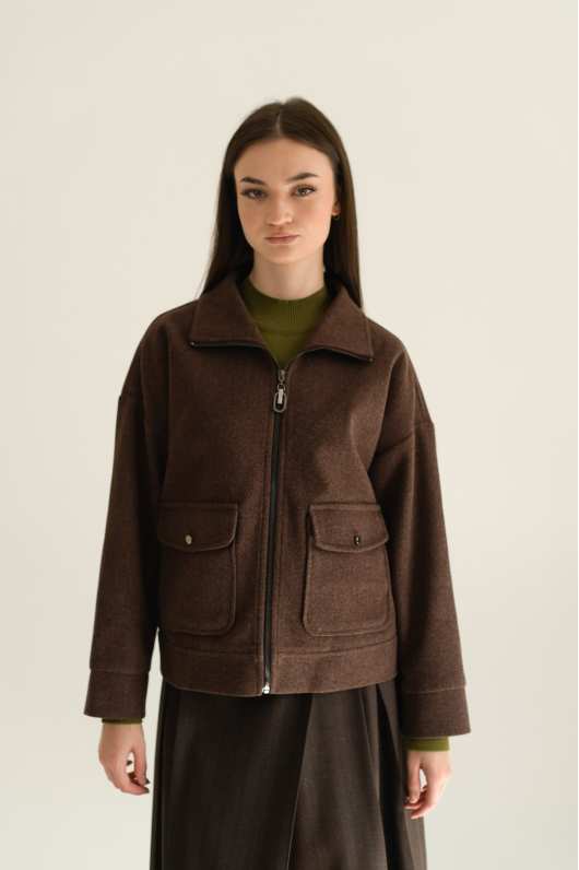 Бомбер из плотной ткани