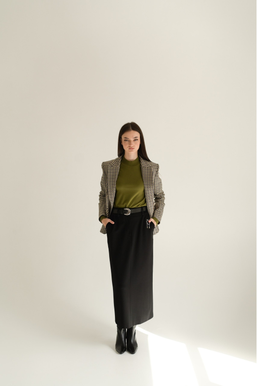 Юбка из плотного трикотажа длины миди