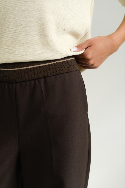 Брюки прямые в коричневом оттенке