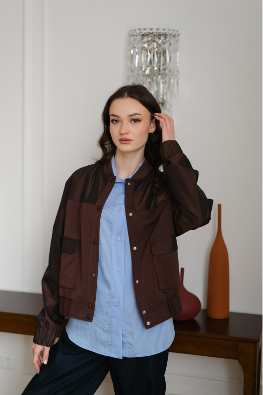 Бомбер в коричневом оттенке