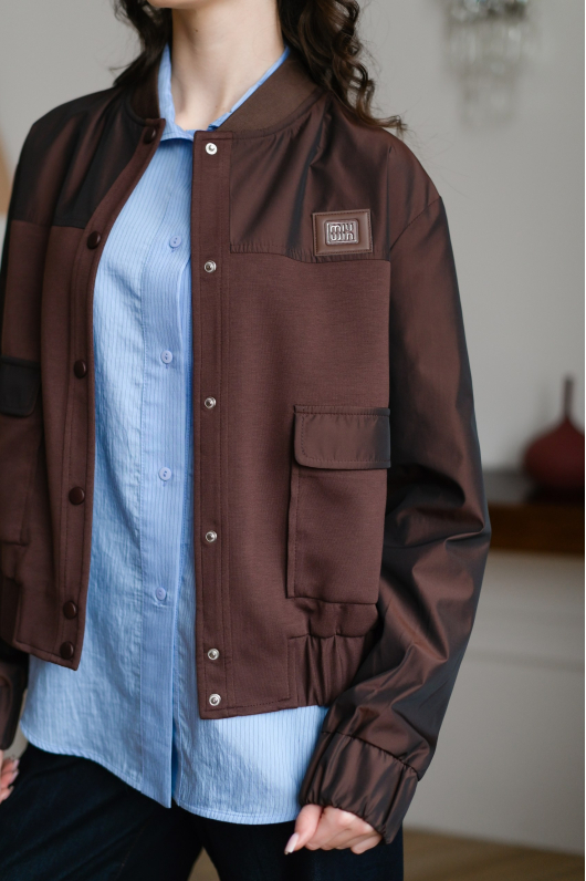 Бомбер в коричневом оттенке