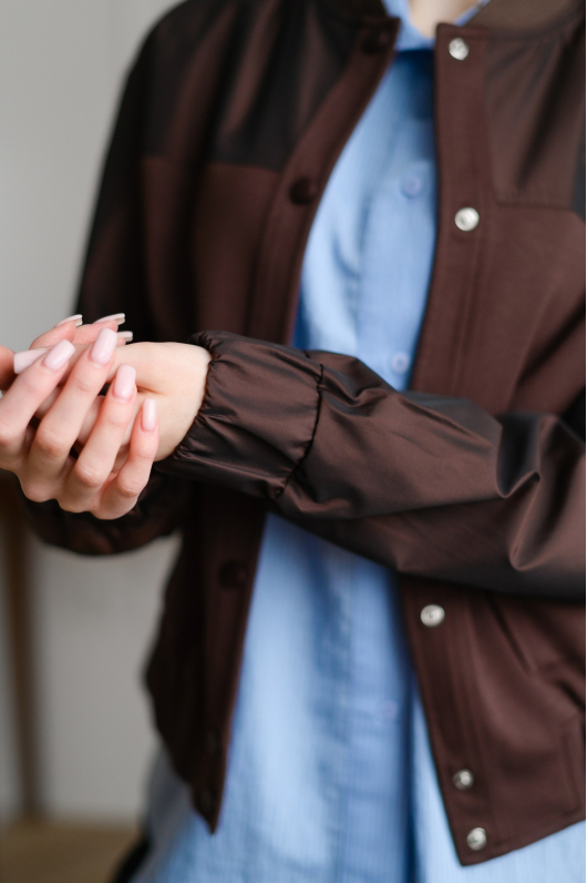 Бомбер в коричневом оттенке