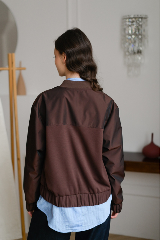 Бомбер в коричневом оттенке