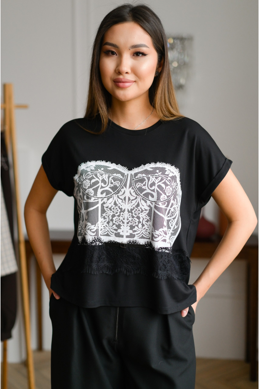 Футболка с эмитацией кружева