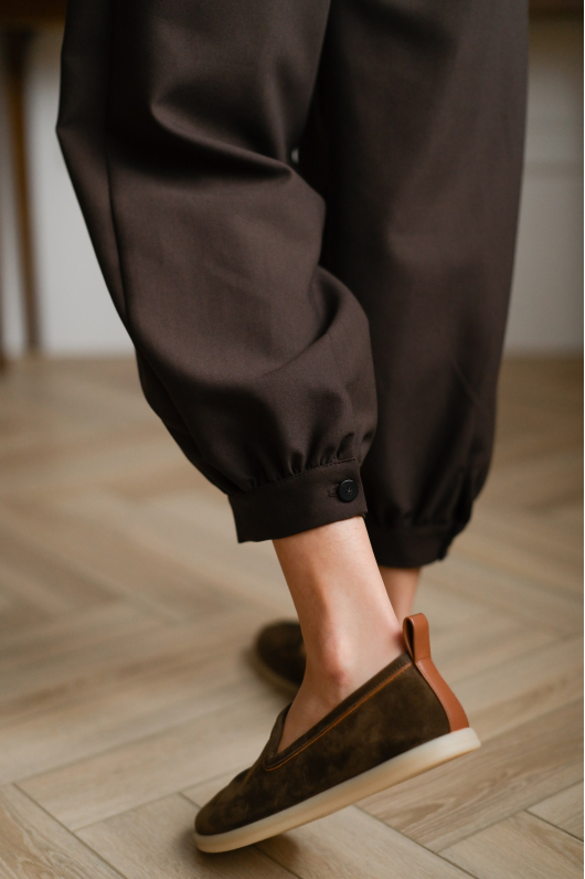 Брюки свободные в шоколадном оттенке