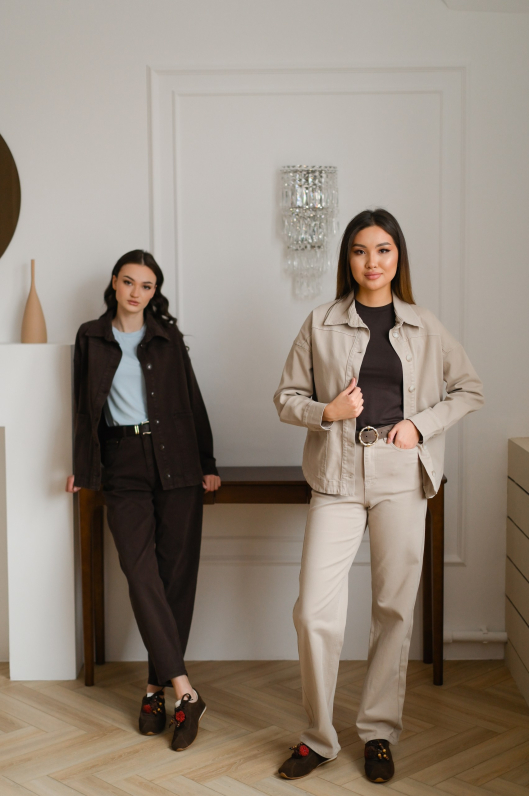 Костюм брючный из денима