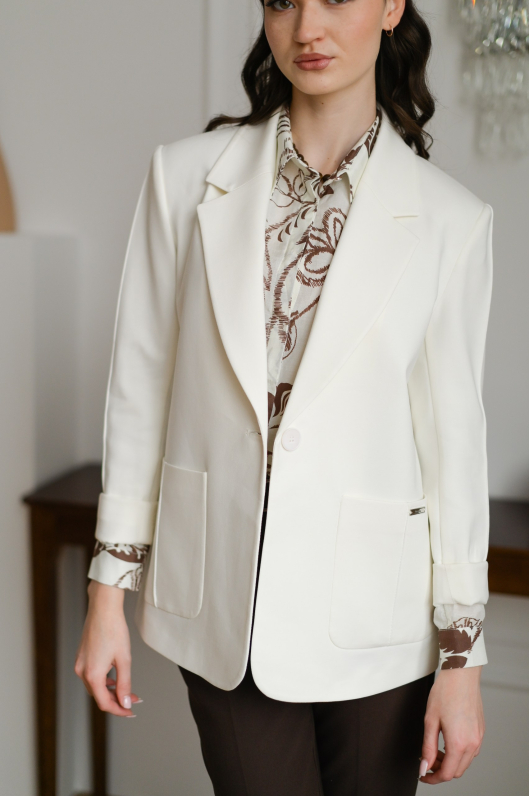 Жакет из трикотажа в молочном оттенке