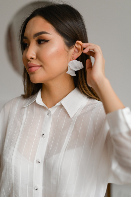 Блуза из полупрозрачного материала 