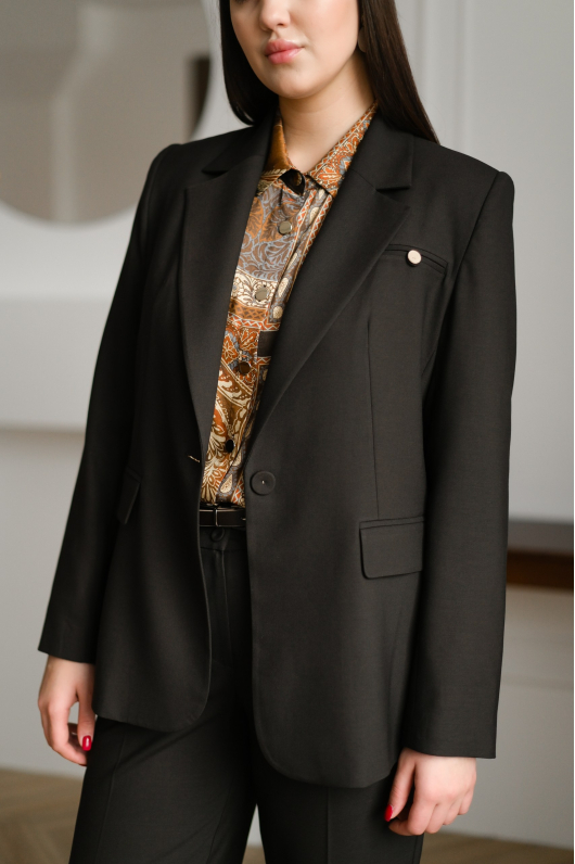 Костюм брючный в шоколадном цвете 