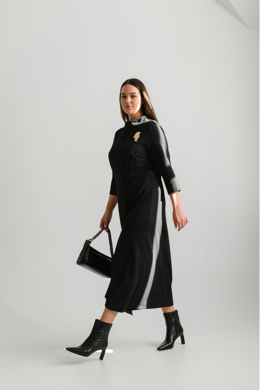 Платье длины миди свободного кроя