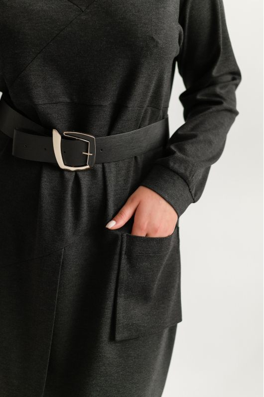 Платье из теплого трикотажа длины миди