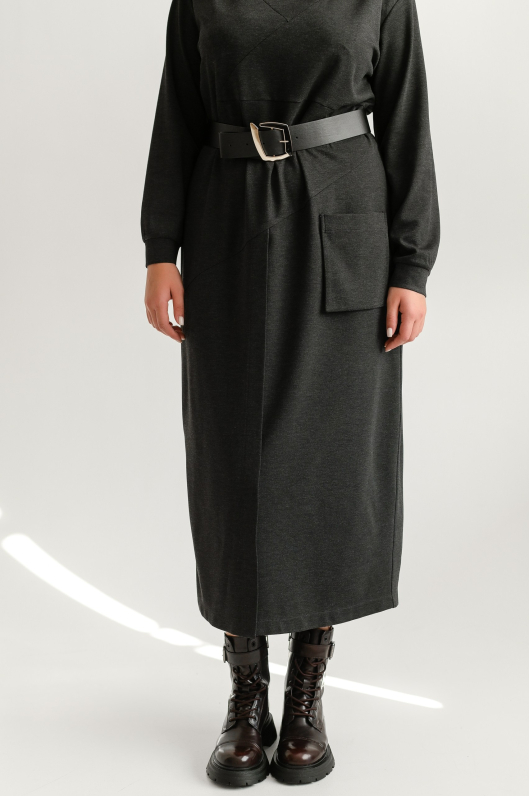 Платье из теплого трикотажа длины миди