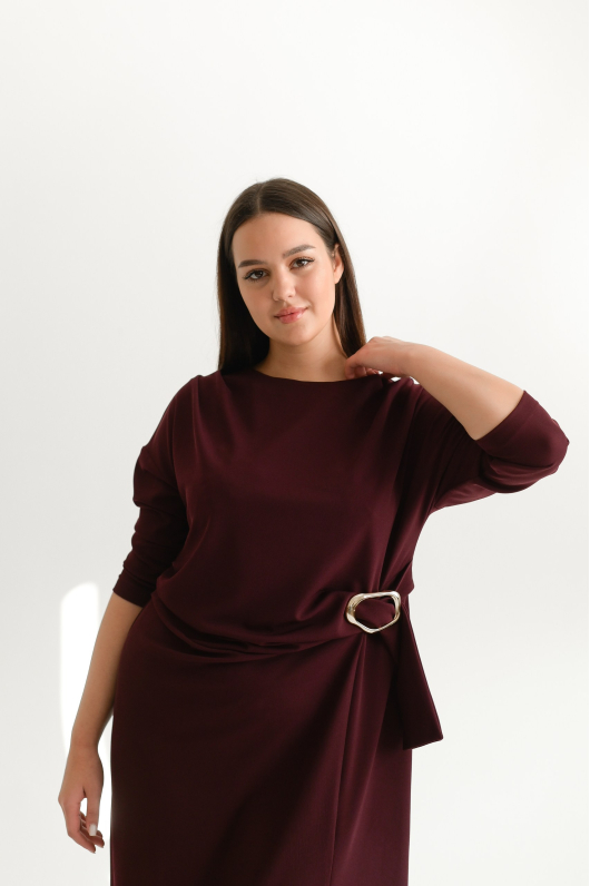 Платье из трикотажа приталенное