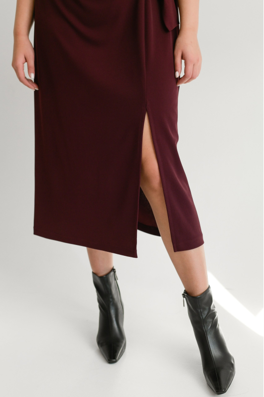 Платье из трикотажа приталенное