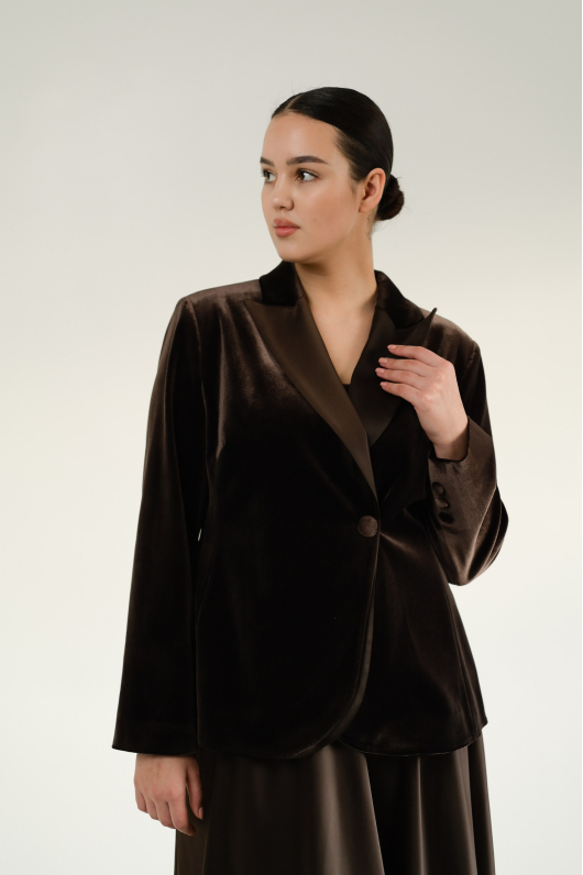 Костюм юбочный из бархатной ткани