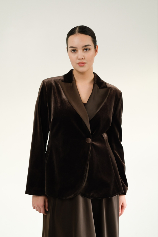 Костюм юбочный из бархатной ткани