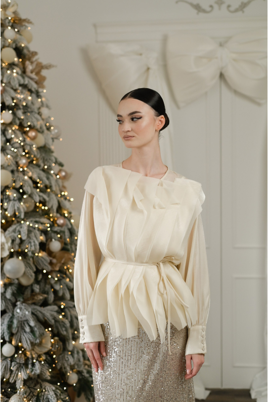 Блуза  из фактурной  отделки