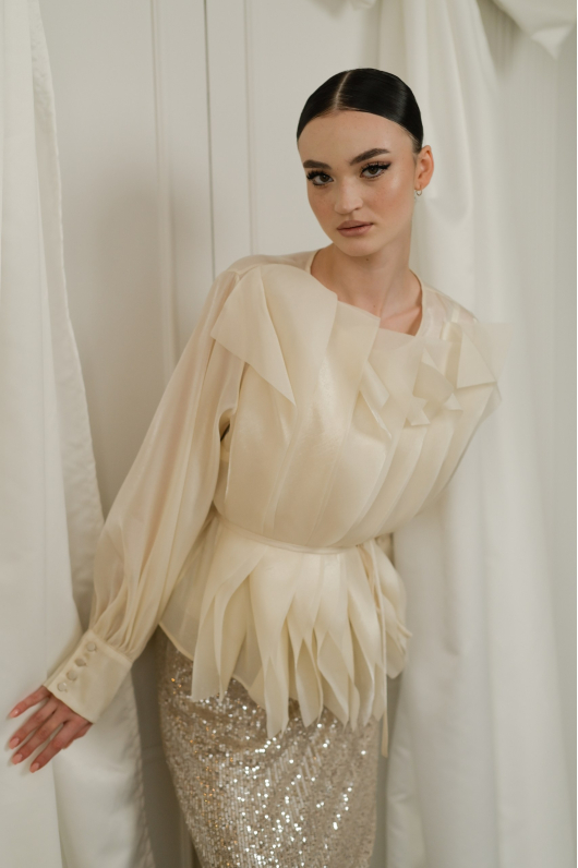 Блуза  из фактурной  отделки