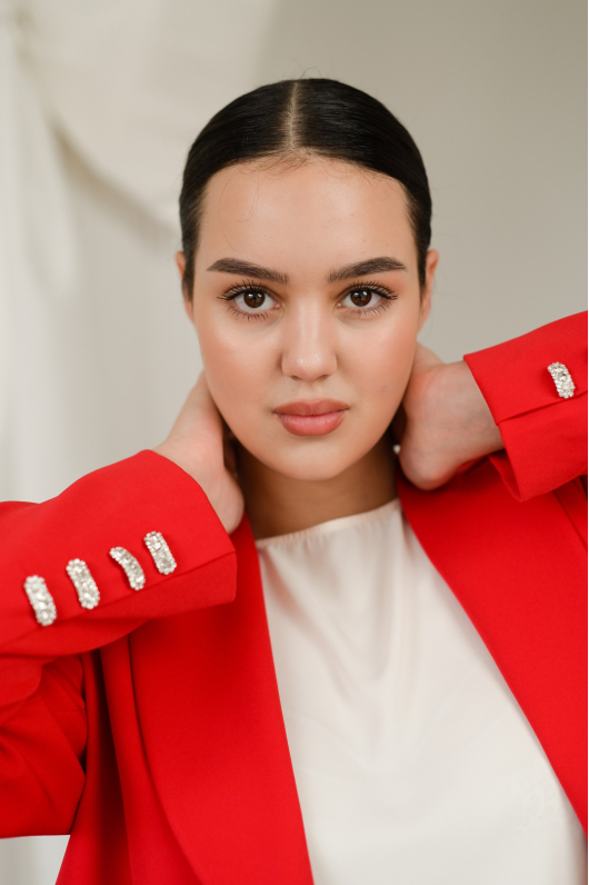 Костюм брючный с декоративной вставкой на спине