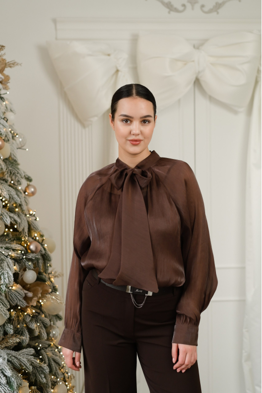 Блуза из струящейся ткани с бантом