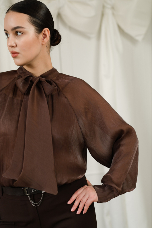 Блуза из струящейся ткани с бантом