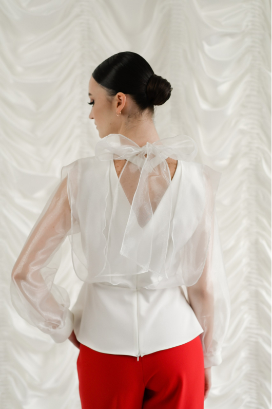 Блуза из органзы с декоротивным бантом