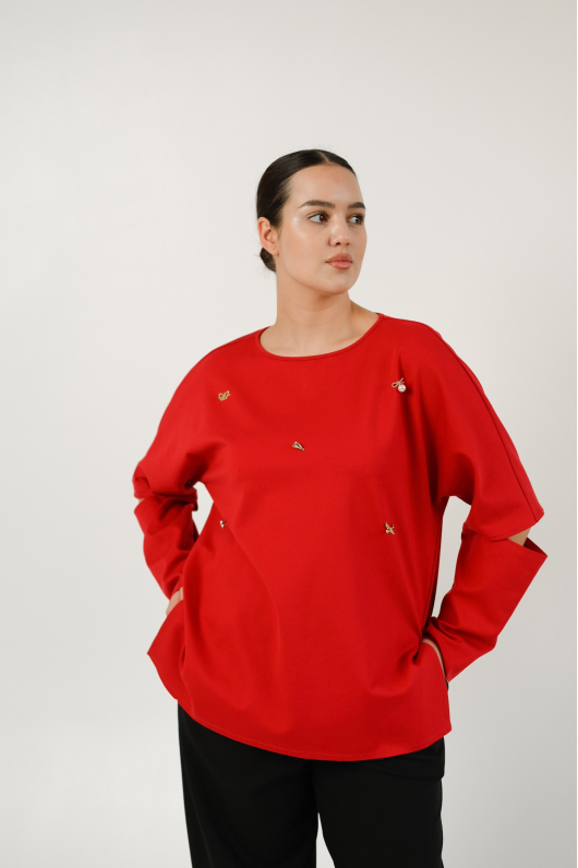 Свит шот с декоративными прорезями на рукавах 